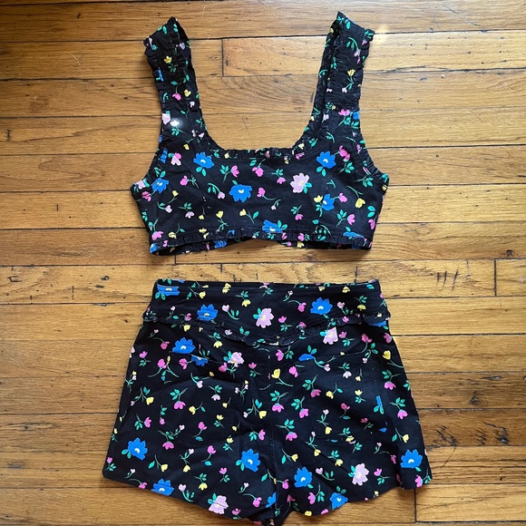 NWOT For Love & Lemons Cottagecore Black Floral Denim Button Up Short Set Size M - Picture 7 of 7